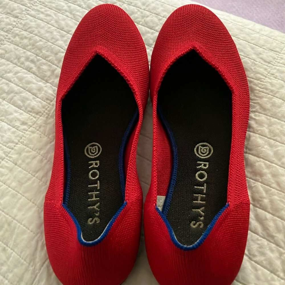 Like new! Rothy’s round toe flats